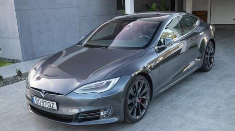 Tesla Model 3 • 2020 • 74,000 km