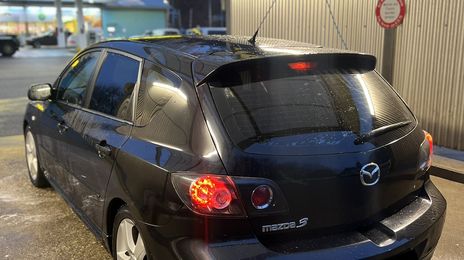 Mazda 3 • 2005 • 200,000 km