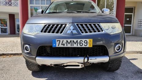 Mitsubishi L200 • 2011 • 180,000 km