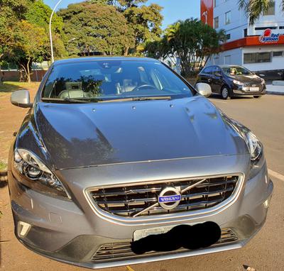 Volvo V40 • 2016 • 68,000 km