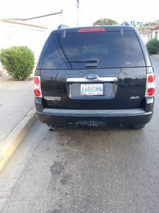 Ford Explorer • 2010 • 200,000 km