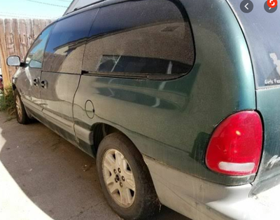 Chrysler Voyager • 1999 • 185,000 km