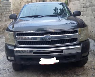 Chevrolet Silverado • 2009 • 210,000 km