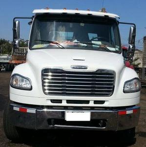 Freightliner M2106 • 2012 • 350,000 km