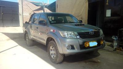 Toyota Hilux • 2015 • 93,000 km