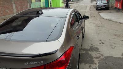 Hyundai Elantra • 2012 • 140,000 km