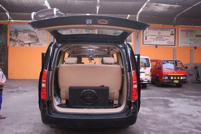 Hyundai H1 • 2015 • 78,500 km