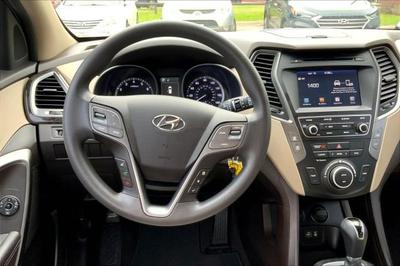 Hyundai Santa Fe • 2017 • 49,931 km