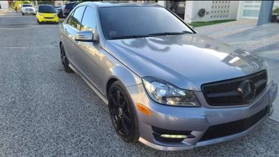 Mercedes-Benz C • 2014 • 76,000 km