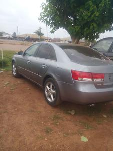 Hyundai Sonata • 2006 • 200,000 km