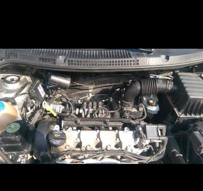 Volkswagen Gol • 2015 • 77,000 km