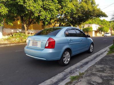 Hyundai Accent • 2009 • 102,000 km