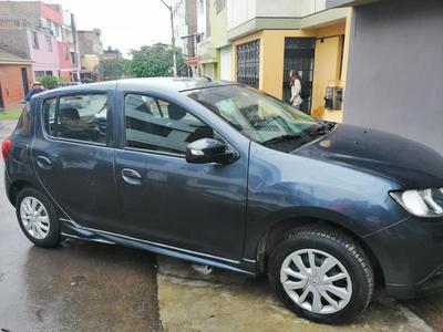 Renault Sandero • 2016 • 5,000 km