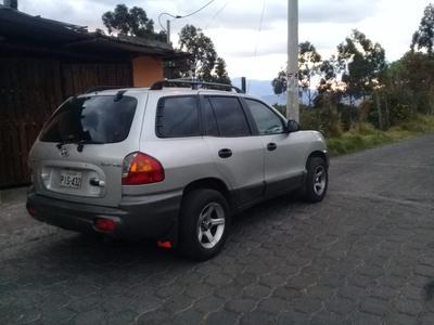 Hyundai Santa Fe • 2004 • 220,000 km