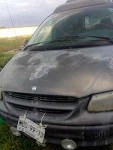 Chrysler Voyager • 1997 • 180,000 km