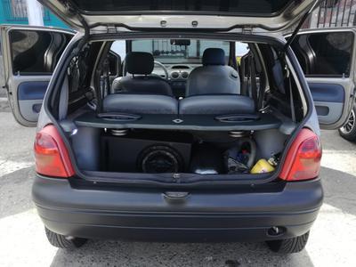 Renault Twingo • 2006 • 105,000 km