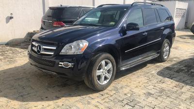 Mercedes-Benz GL • 2007 • 110,000 km