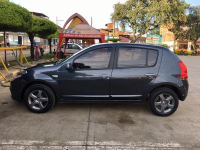 Renault Sandero • 2015 • 70,000 km