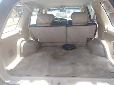 Nissan Pathfinder • 2001 • 130,000 km