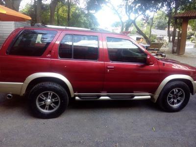 Nissan Pathfinder • 1998 • 200,000 km