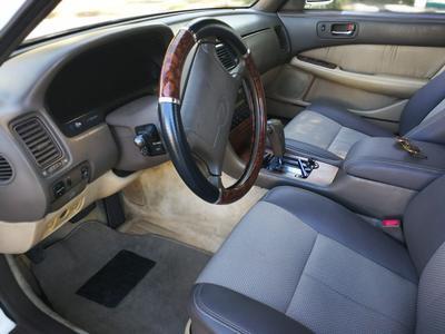 Lexus LS • 1991 • 85,000 km