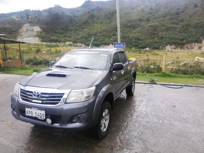 Toyota Hilux • 2009 • 262,000 km