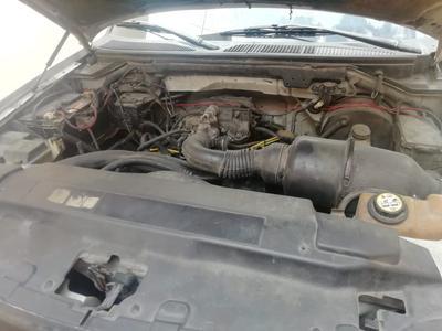 Ford F-150 • 2001 • 230,000 km