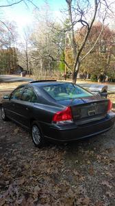 Volvo S60 • 2005 • 214,000 km