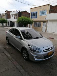 Hyundai Accent • 2015 • 90,000 km