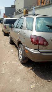 Lexus RX 300 • 2000 • 80,000 km