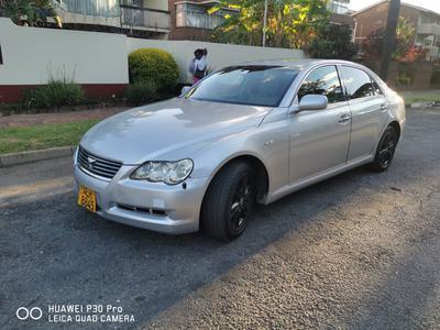 Toyota 4 Runner Limited • 2008 • 102,000 km