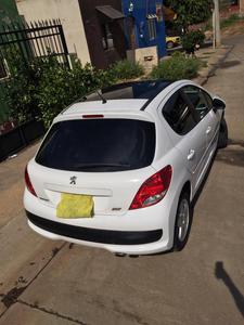 Peugeot 207 • 2013 • 107,000 km