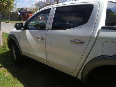 Mitsubishi L200 • 2016 • 97,000 km