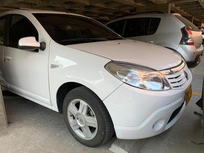 Renault Sandero • 2012 • 80,000 km