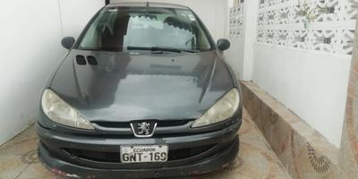 Peugeot 206 • 2005 • 260,000 km