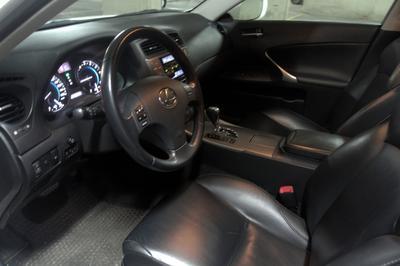 Lexus IS 250 C • 2010 • 93,000 km