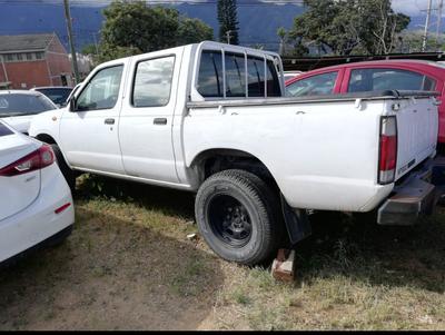 Nissan Frontier • 2013 • 10 km