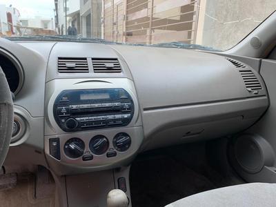 Nissan Altima • 2004 • 180,000 km