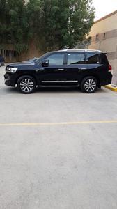Toyota Land Cruiser • 2019 • 10,000 km