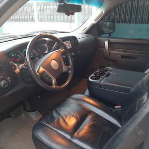 Chevrolet Silverado • 2010 • 138,000 km