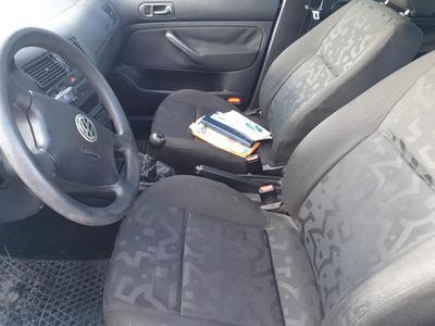 Volkswagen Golf • 2001 • 20,000 km