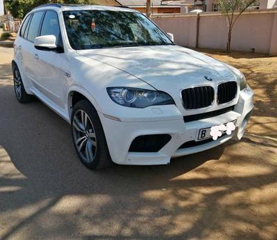BMW X5 • 2013 • 128,000 km