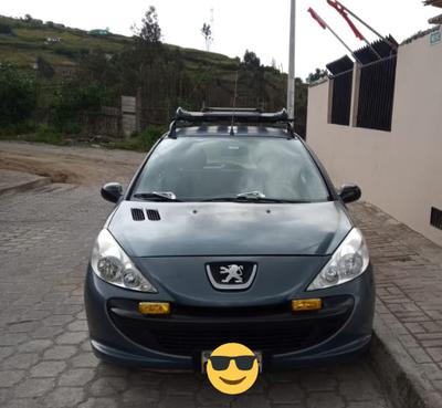 Peugeot 207 • 2009 • 159,000 km