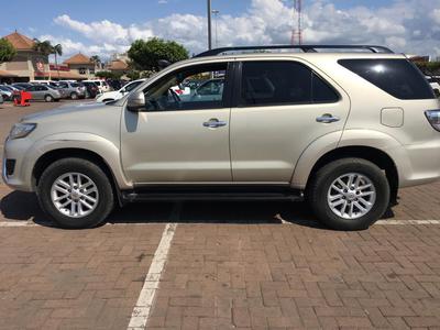 Toyota Fortuner • 2013 • 97,000 km