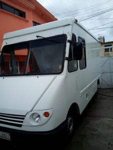Mercedes-Benz Sprinter • 2003 • 100,000 km