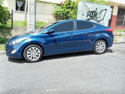 Hyundai Elantra • 2013 • 150,000 km
