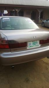 Honda Accord • 2000 • 35,235 km