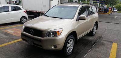 Toyota RAV4 • 2007 • 38,600 km