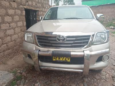 Toyota 4 Runner Limited • 2014 • 105,000 km