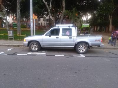 Toyota Hilux • 1995 • 120,000 km
